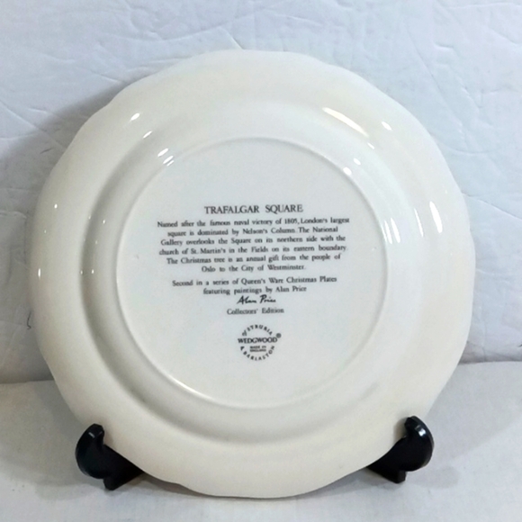Vintage Wedgwood Queen's Ware Christmas Plates Paintings by Alan Price Set of 4 - Picture 8 of 14